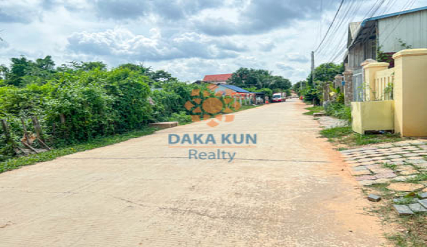 Urgent Sale Land near Sala Komreuk-Siem Reap