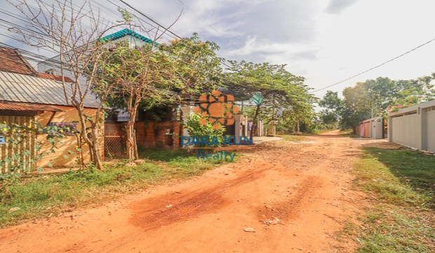 Urgent Sale Land near Sala Komreuk-Siem Reap