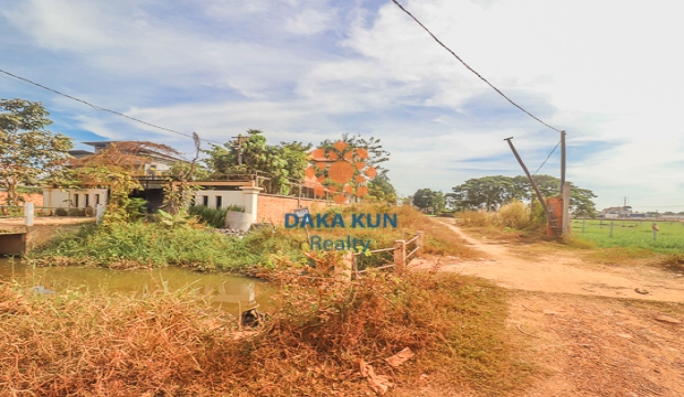 Urgent Sale Land near Sala Komreuk-Siem Reap