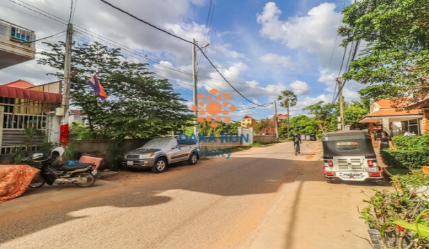 Urgent Sale House in Sala Komreuk commune, Siem Reap