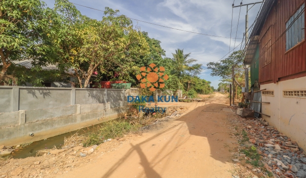 Urgent Sale Land near Sala Komreuk-Siem Reap