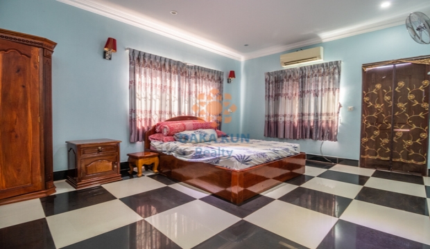 4 Bedrooms House for Rent in Sangkat Svay Dangkum, Siem Reap city