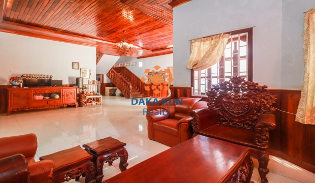 5 bedrooms House for Rent near Wat Bo in Siem Reap