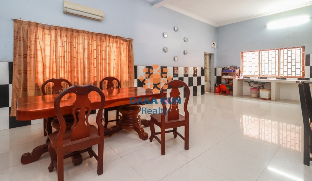 5 bedrooms House for Rent near Wat Bo in Siem Reap