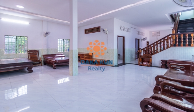 4 Bedrooms House for Rent in Svay Dangkum, Siem Reap city