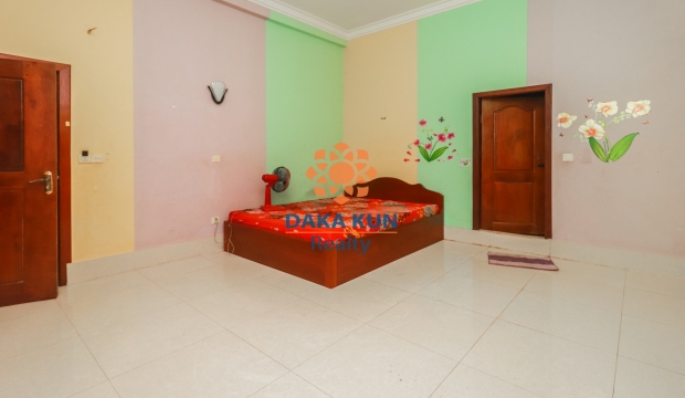 5 bedrooms House for Rent near Wat Bo in Siem Reap