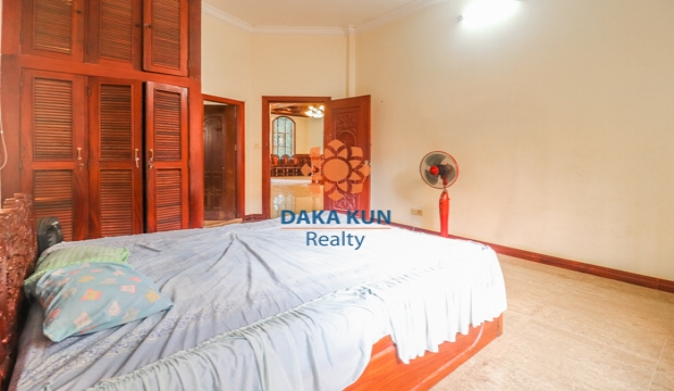 5 bedrooms House for Rent in Siem Reap-Svay Dangkum