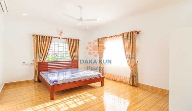 4 Bedrooms House for Rent in Siem Reap-Sala Kamreuk