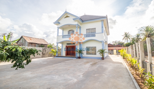 4 Bedrooms House for Rent in Siem Reap-Sala Kamreuk