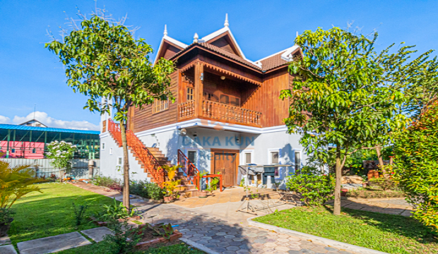 3 Bedrooms Wooden House for Rent in Siem Reap-Sala Kamreuk