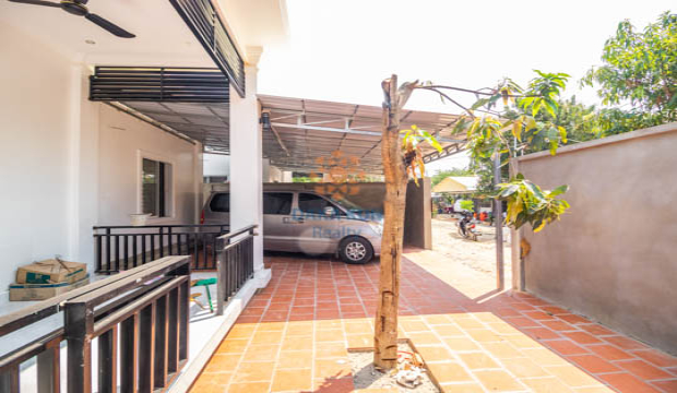 2 Bedrooms House for Rent in Krong Siem Reap-Sala Kamreuk