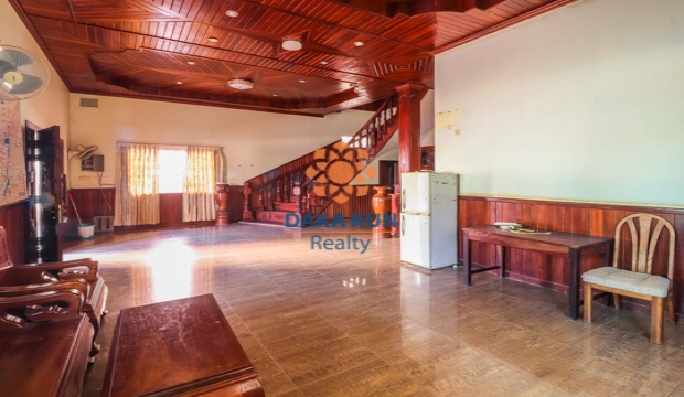 5 Bedrooms House for Rent in Siem Reap-Svay Dangkum