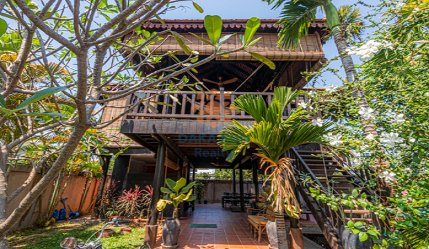 2 Bedrooms Wooden house for Rent in Siem Reap-Sala Kamreuk