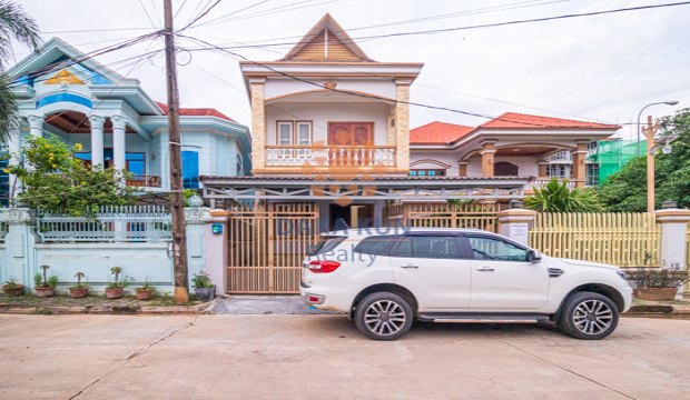 4 Bedrooms House for Rent in Krong Siem Reap-Svay Dangkum