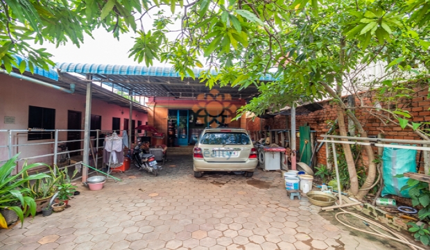 House for Sale in Krong Siem Reap-Sala kamraeuk