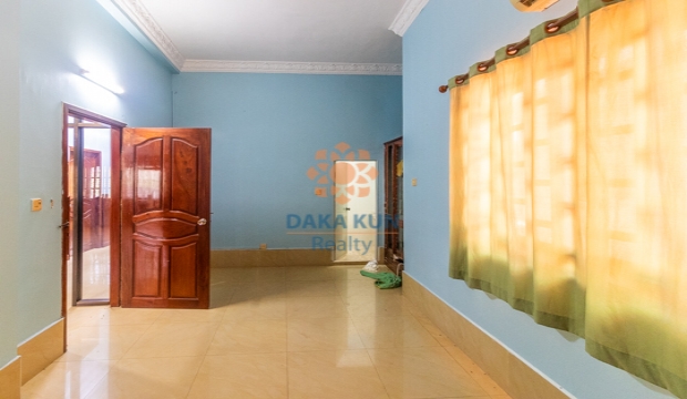 5 Bedrooms House for Rent in Siem Reap - Svay Dangkum