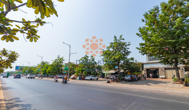 ​Building for Sale in Siem Reap City-National road 6