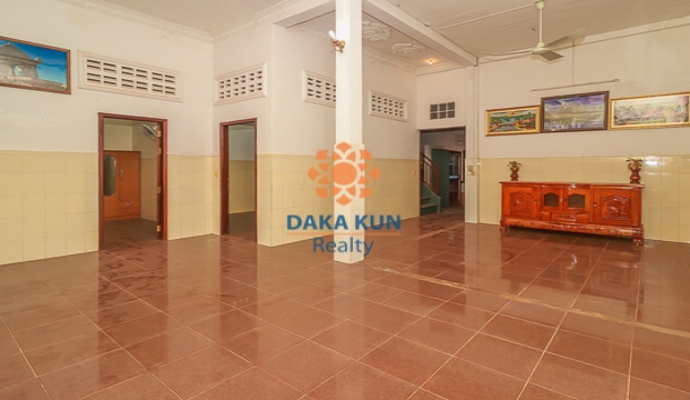 4 Bedrooms House for Rent in Siem Reap-Sala Kamreuk