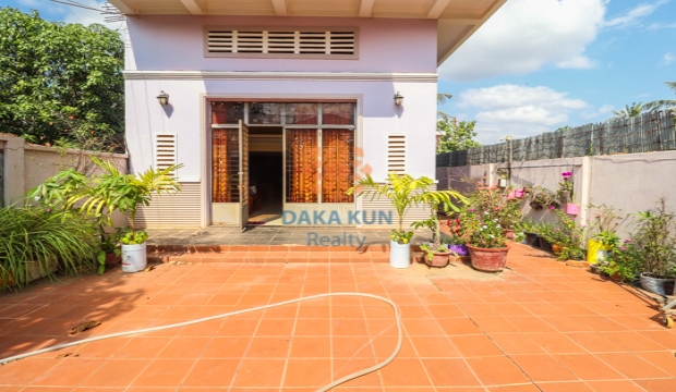 4 Bedrooms House for Rent in Siem Reap city-Svay Dangkum