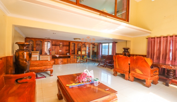 4 Bedrooms House for Rent in Siem Reap city-Svay Dangkum