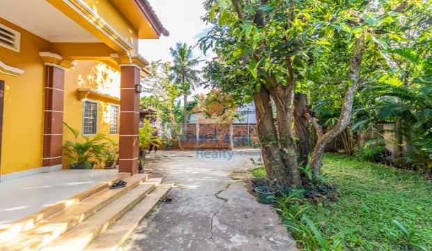 3 Bedrooms House for Rent in Krong Siem Reap-Sala Kamreuk