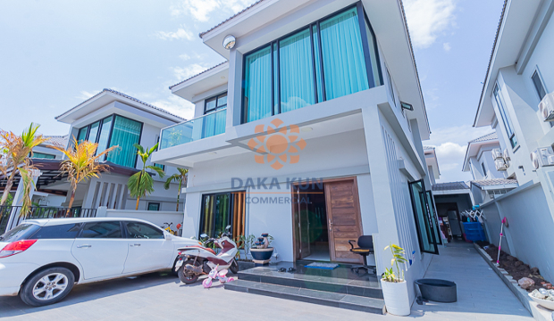 5 Bedrooms Villa for Rent in Siem Reap City-Borey tourism