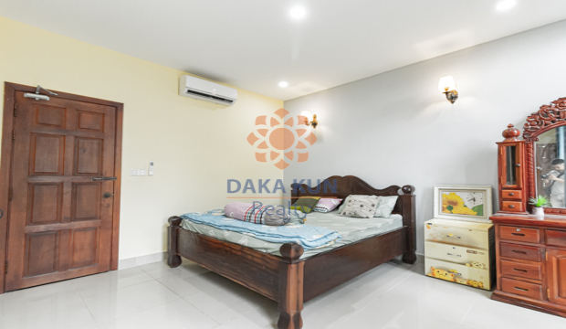 3 Bedrooms House for rent in Svay Dangkum-Siem Reap City