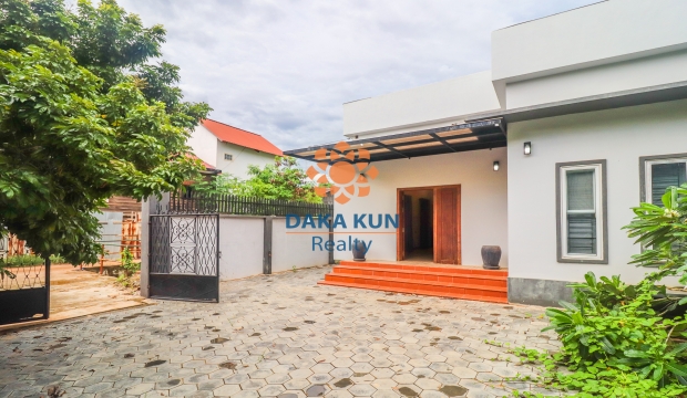 Urgent Sale House in Siem Reap-Sala Kamreuk