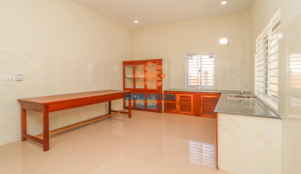 3 Bedrooms House for Rent in Svay Dangkum, Siem Reap