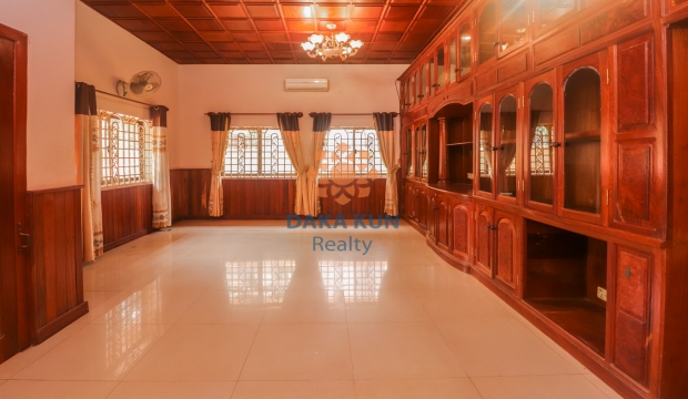 6 Bedrooms House for Rent in Siem Reap-Svay Dangkum