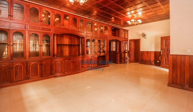 6 Bedrooms House for Rent in Siem Reap-Svay Dangkum