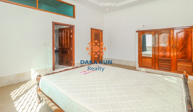 5 Bedrooms House for Rent in Siem Reap-Svay Dangkum