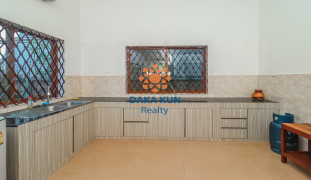 5 Bedrooms House for Rent in Siem Reap-Svay Dangkum