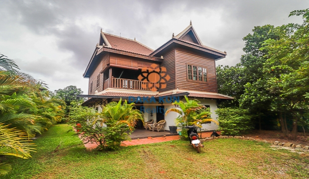 Wooden House for Rent in Siem Reap-Sala Kamreuk