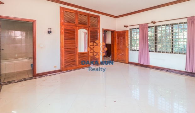 5 Bedrooms House for Rent in Siem Reap-Svay Dangkum