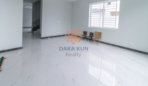 4 Bedrooms House for Sale in Siem Reap