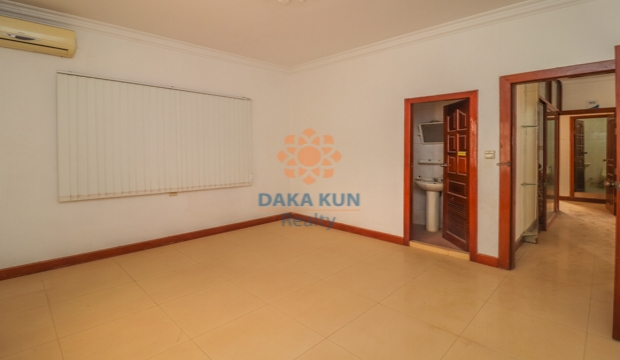 5 Bedrooms House for Sale in Siem Reap-Svay Dangkum