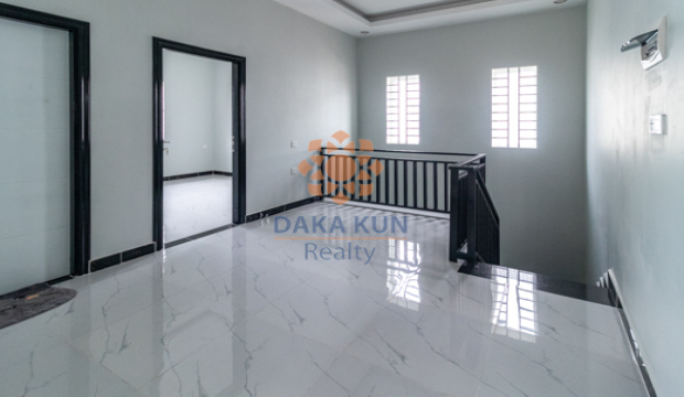 4 Bedrooms House for Sale in Siem Reap