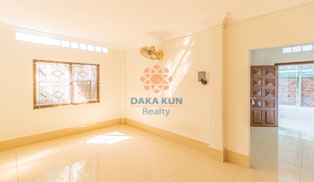 4 Bedrooms House for Rent in Krong Siem Reap-Svay Dangkum