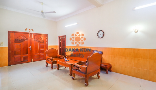 4 Bedrooms House for Rent in Siem Reap-Svay Dangkum