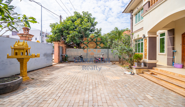 5 Bedrooms House for Rent in Krong Siem Reap-Svay Dangkum