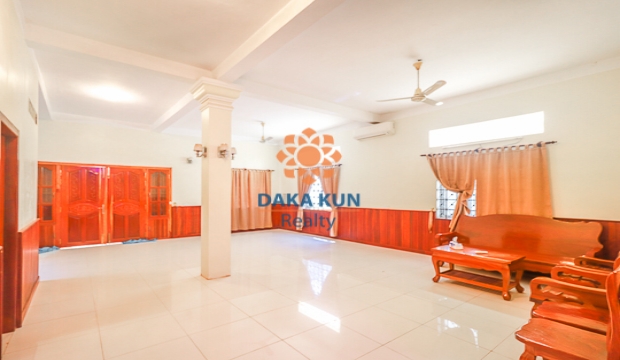 11 Bedrooms House for Rent in Siem Reap-Svay Dangkum