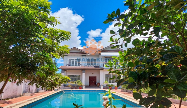 5 Bedrooms Villa for Rent with Swimming Pool in Siem Reap