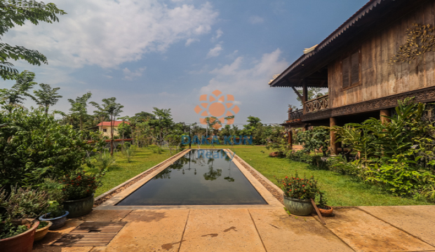 4 Bedrooms Wooden House for Rent with Pool in Siem Reap-Sala Kamreuk