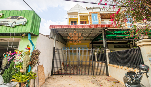 5 Bedrooms Shophouse for Rent in Krong Siem Reap-Svay Dangkum