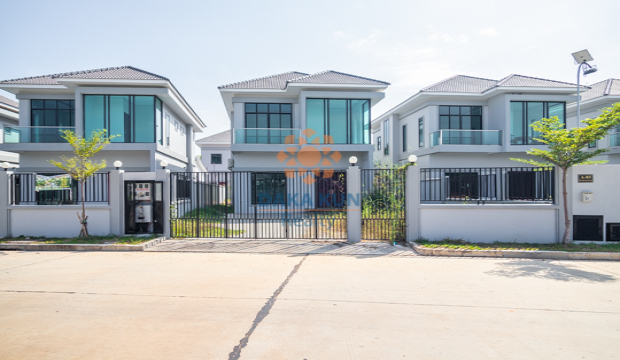 4 Bedrooms Villa for Rent in Siem Reap city