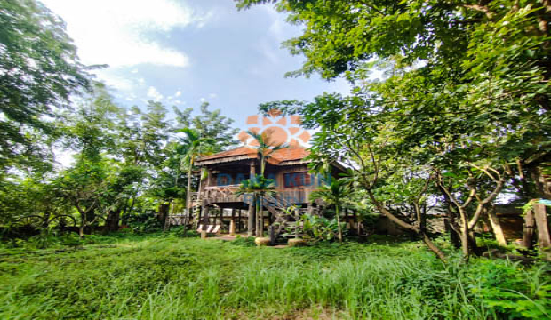 Wooden House for Sale in Krong Siem Reap-Chreav