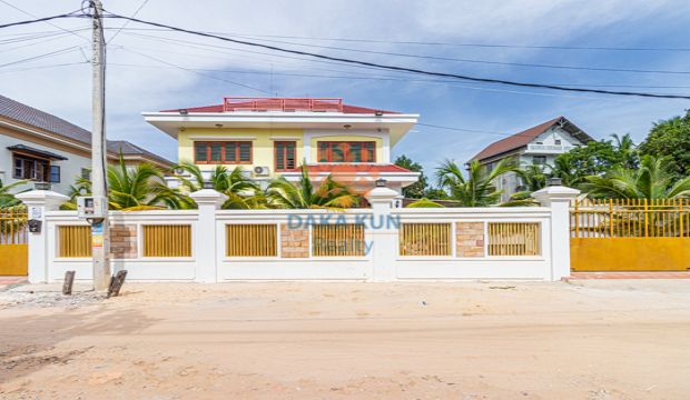 10 rooms House for Rent in Krong Siem Reap-Svay Dangkum