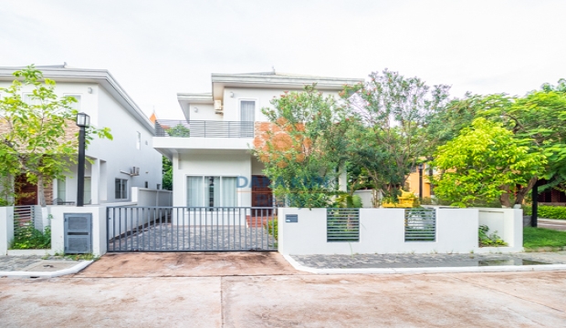 2 Bedrooms Villa for Rent in Siem Reap