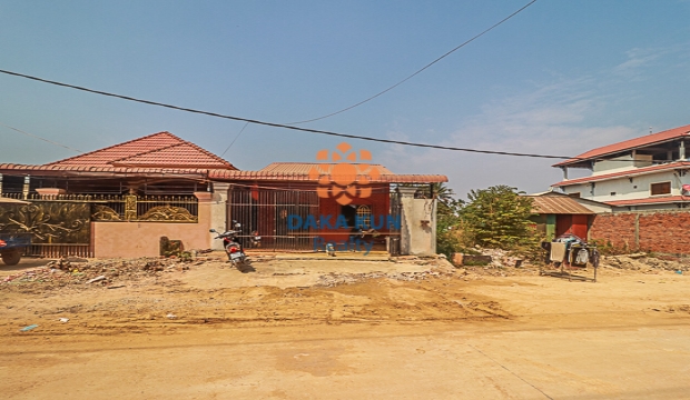 House for Sale in​ Siem Reap-Sala Kamreuk